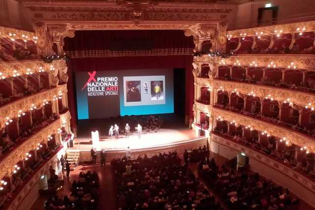 Petruzzelli, il premio delle Accademie. Sgarbi: �L'arte non pu� morire�